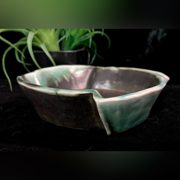 Signed Vintage Hand Thrown Studio Art Pottery Dish - Picture 5 of 16